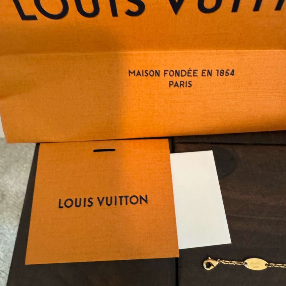 Louis Vuitton Limited Edition Heart Bracelet Fall In Love - Picture 7 of 12